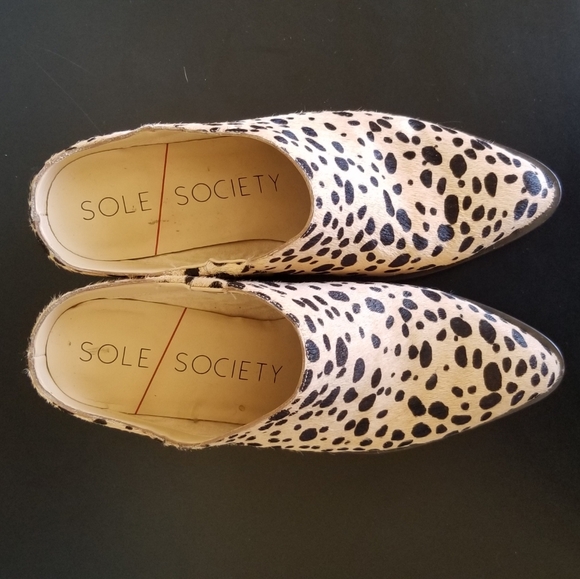 SOLE SOCIETY REAL COW FUR WIDE HEELS/MULES - Picture 6 of 7